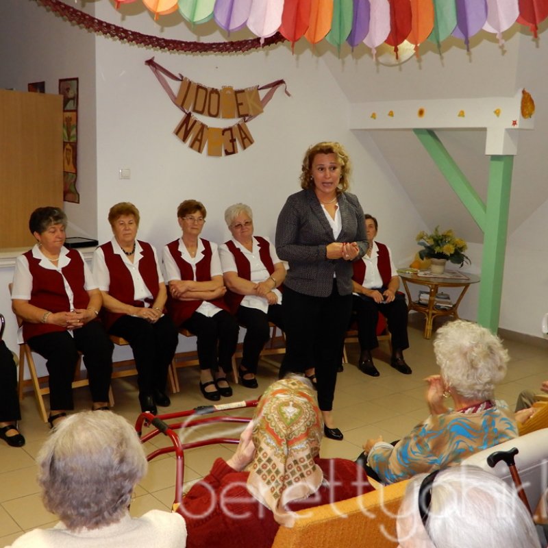 A szépkorúakat köszöntötték 25